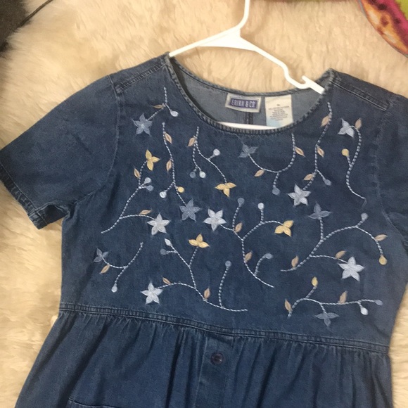 Beautiful embodied dress medium size - Picture 4 of 11